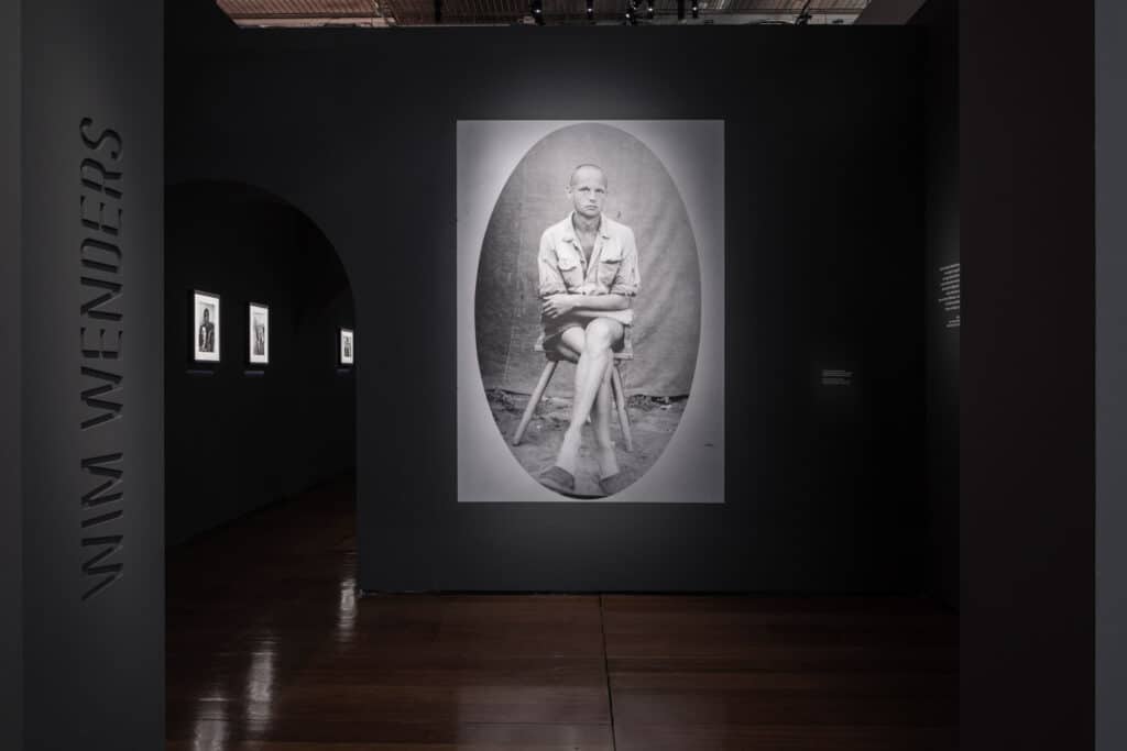 Portrait photo d'exposition Cartier Bresson Paris